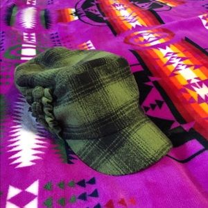 Women’s new wool hat w a bill.